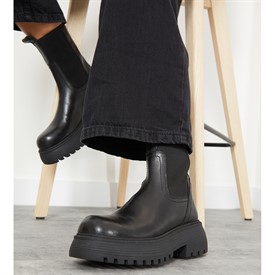 Buy ASOS DESIGN Womens Adelaide Leather Chelsea Boots Black display picture 3