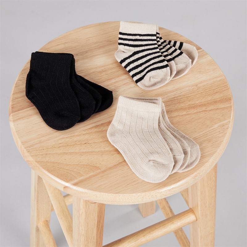 Lily and Jack Boys Tiger Bodysuit Trousers Bib Hat and Six Pairs of Socks Set Beige