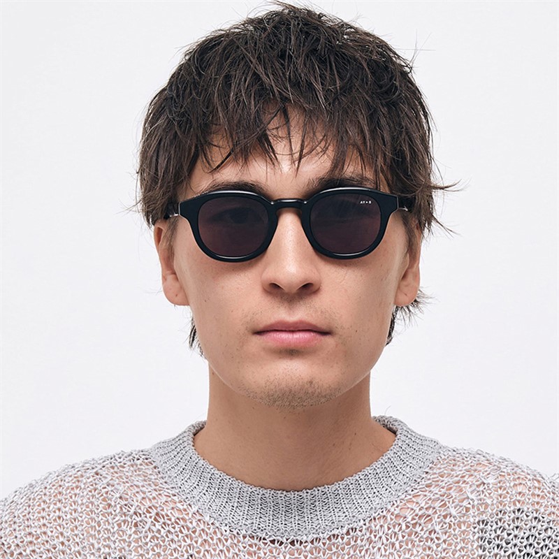 AY Studios Lunettes de soleil en suède Noir