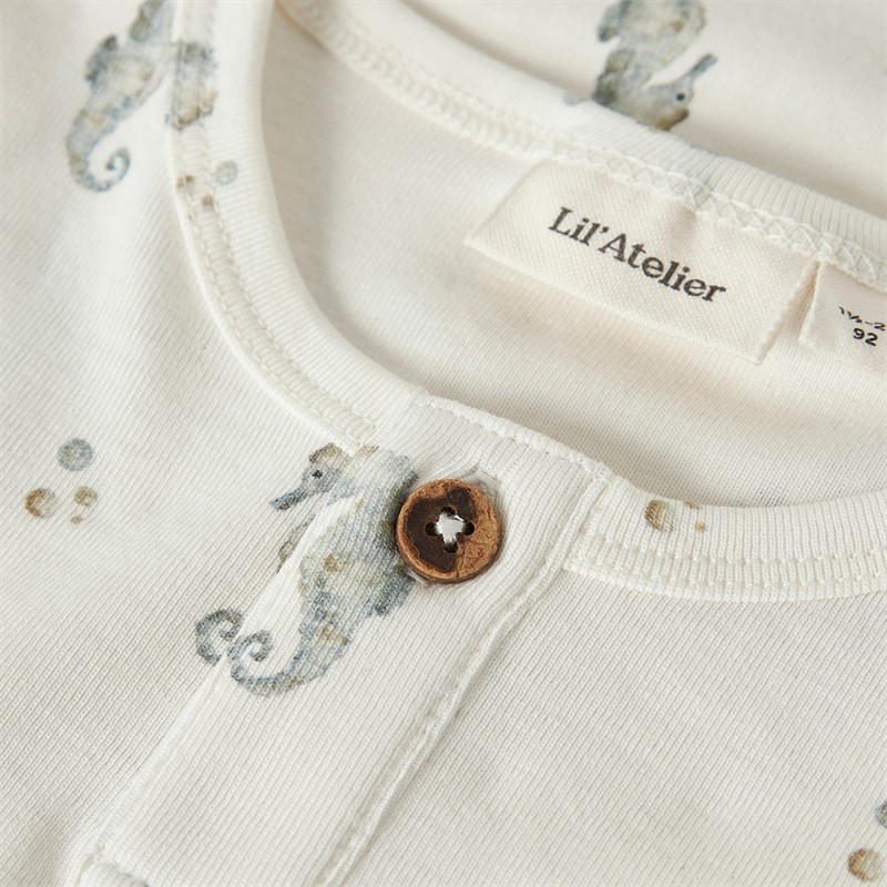 Lil' Atelier T-shirt Gayo dla chłopca kolor Coconut Milk