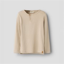 Lil' Atelier Lago top z długim rękawem dla chłopca kolor Oxford Tan