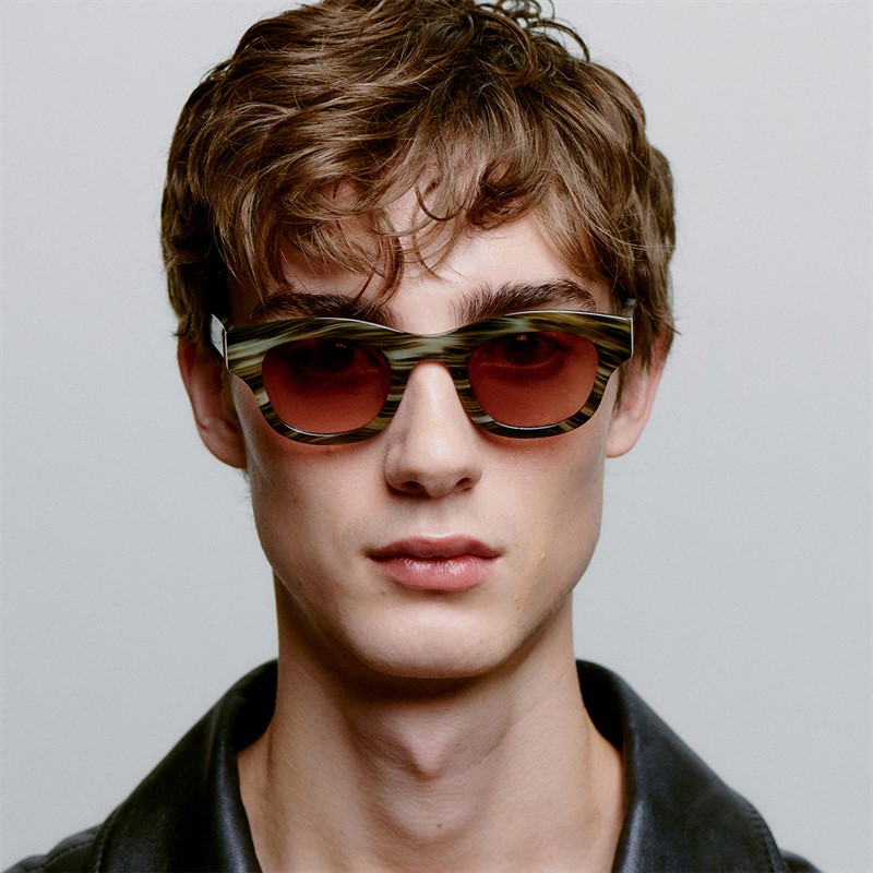 A Kjærbede Lane Solbriller Striped Horn