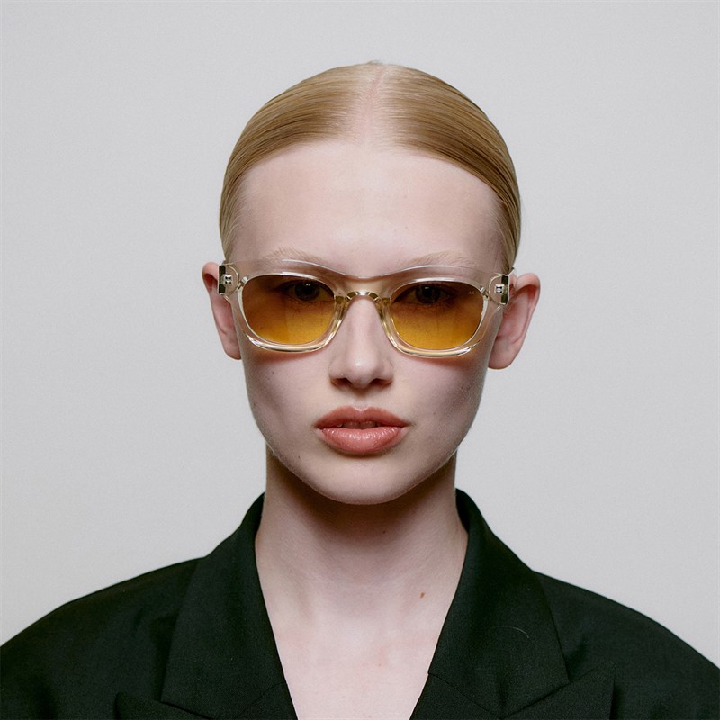 A Kjærbede Lane Solbriller Ecru Transparent