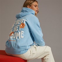 Hoodies & Sweatshirts