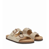 Flip Flops & Sandals