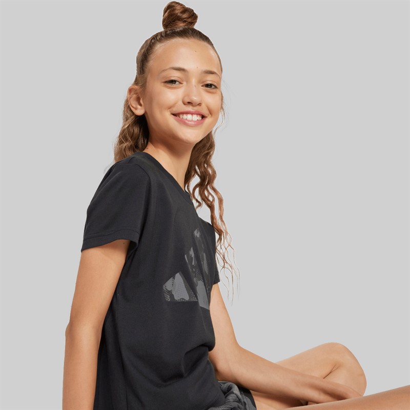 adidas Junior Mädchen Saisonale Basics Blumen T Shirt Schwarz/Multicolor