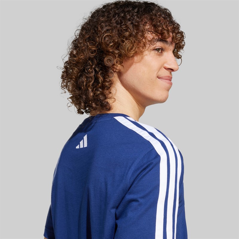 adidas Herren Codes College Linear Grafik T Shirt Dark Blue