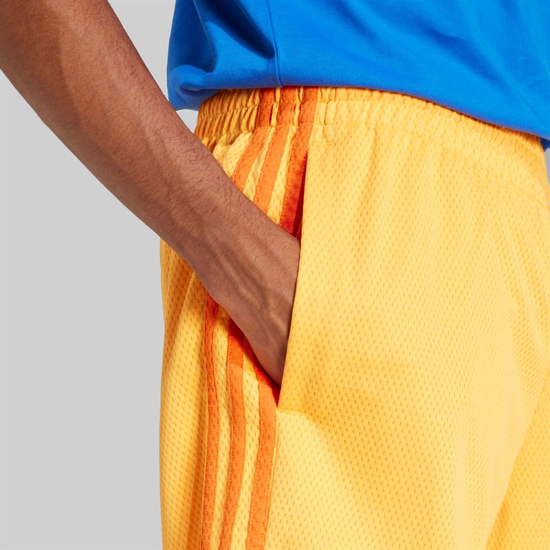 adidas Originals Herren Lochmuster Shorts Real Gold