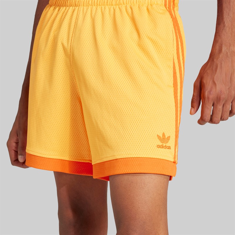 adidas Originals Herren Lochmuster Shorts Real Gold