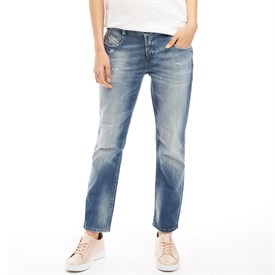 Diesel Dames Bethy Straight Fit Jeans Vervaagd Middelblauw diesel kopen in de aanbieding Diesel Dames Bethy Straight Fit Jeans Vervaagd Middelblauw diesel kopen in de aanbieding