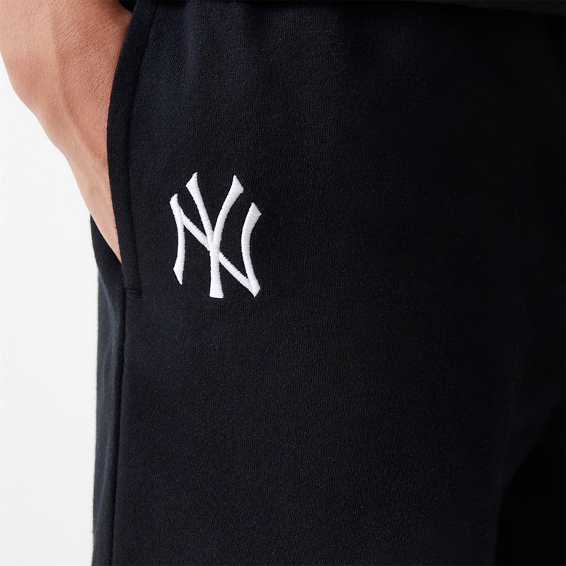 New Era Mens New York Yankees Shorts Black
