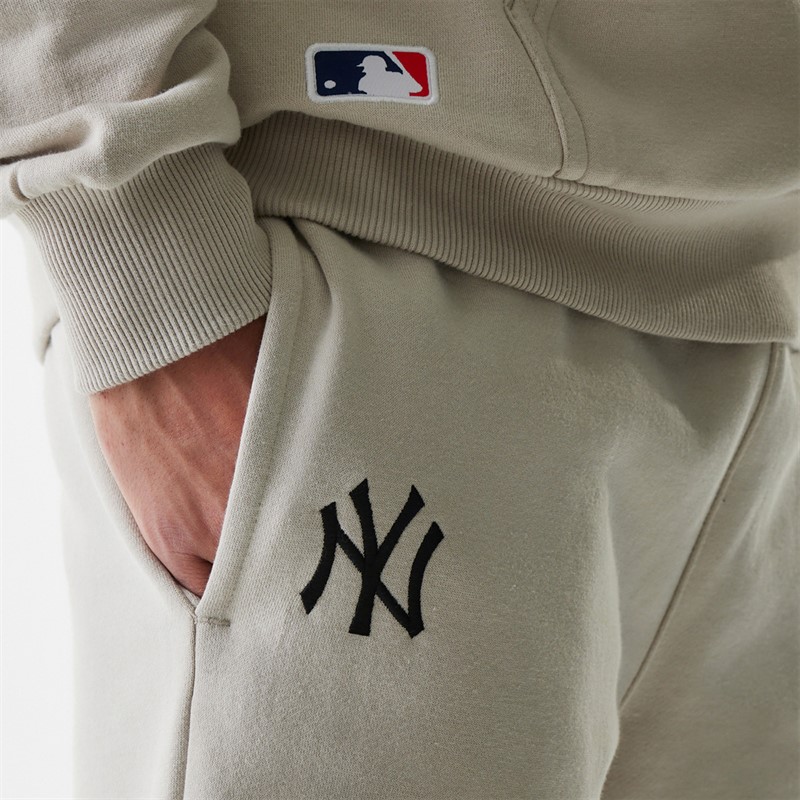 New Era Mens New York Yankees Shorts Stone