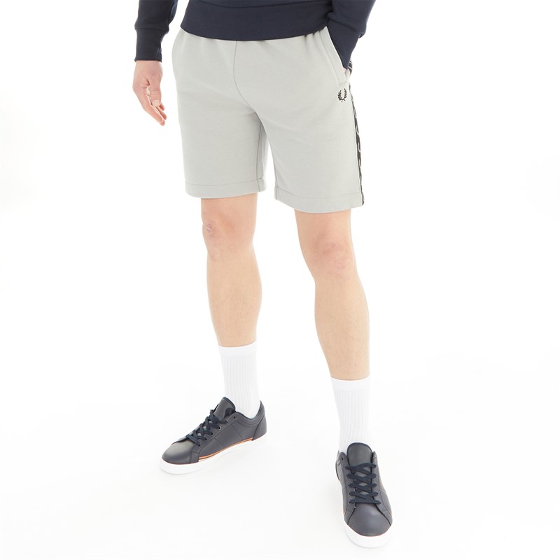 Fred perry hot sale taped shorts