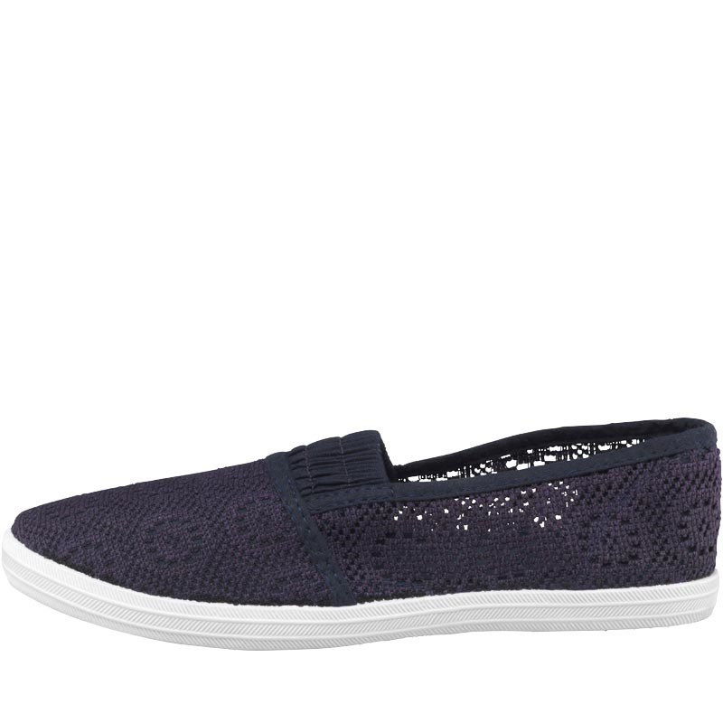 navy lace pumps
