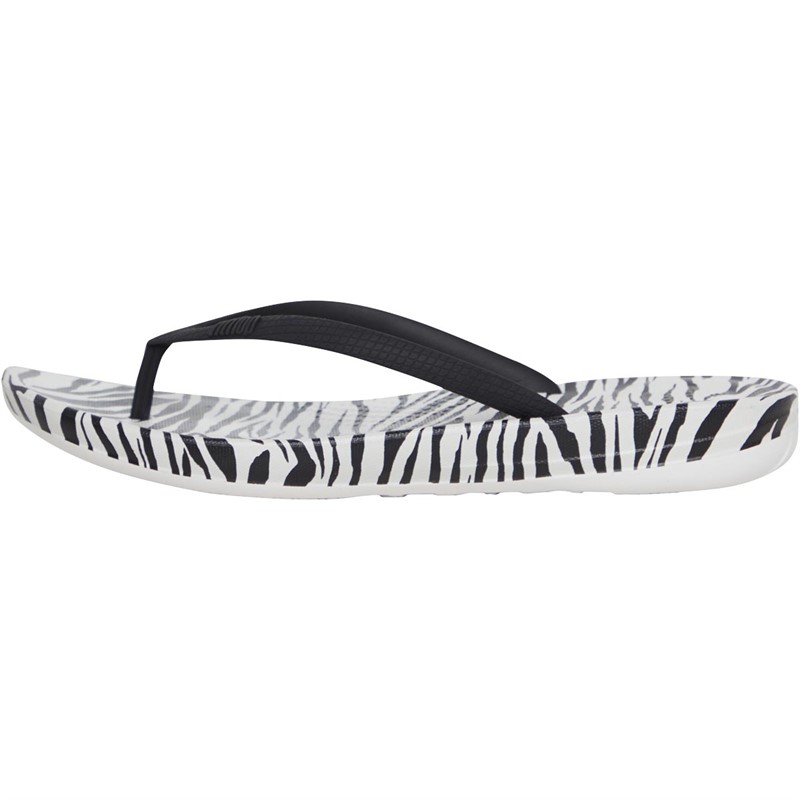 FitFlop Womens Iqushion Zebra-Print Ergonomic Flip-Flops Zebra