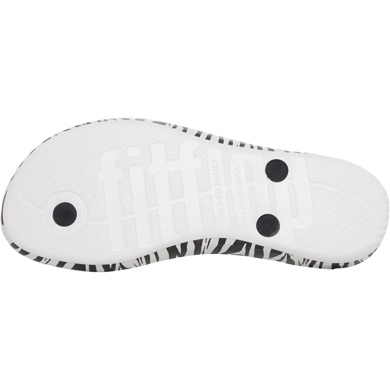 FitFlop Womens Iqushion Zebra-Print Ergonomic Flip-Flops Zebra