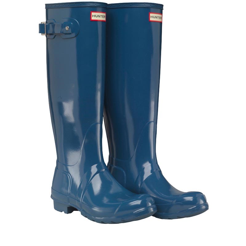 dark blue boot