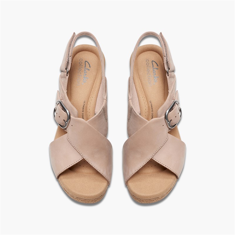 Clarks Damen Giselle Dove Keil Sandalen Sand Nubuck