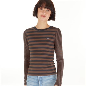 Levis t shirts women's hotsell long sleeve