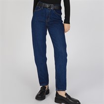 Levi's Womens 80's Mom Jeans Running Errands