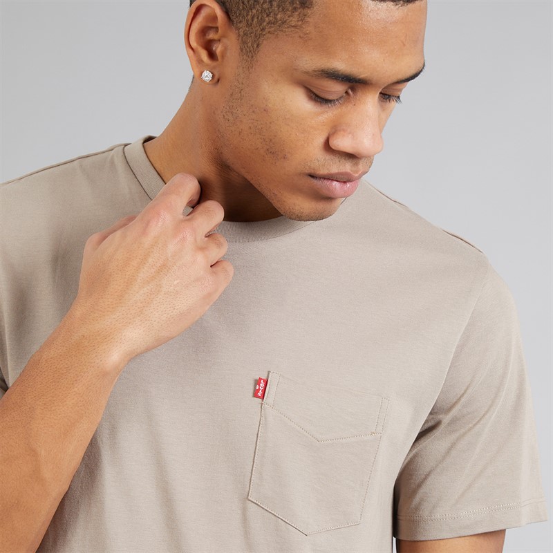 Levi's Mens Classic Pocket T-Shirt Fungi