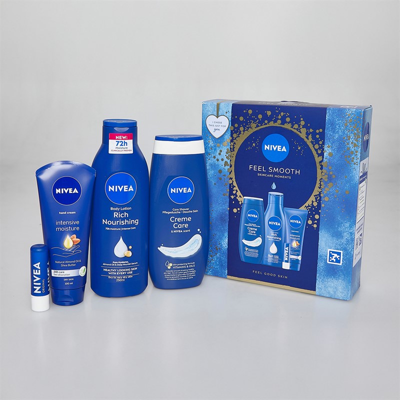 NIVEA Womens Feel Smooth Four Pack Set Multi