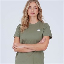 New Balance Dames Sport Essentials T-shirts Groen