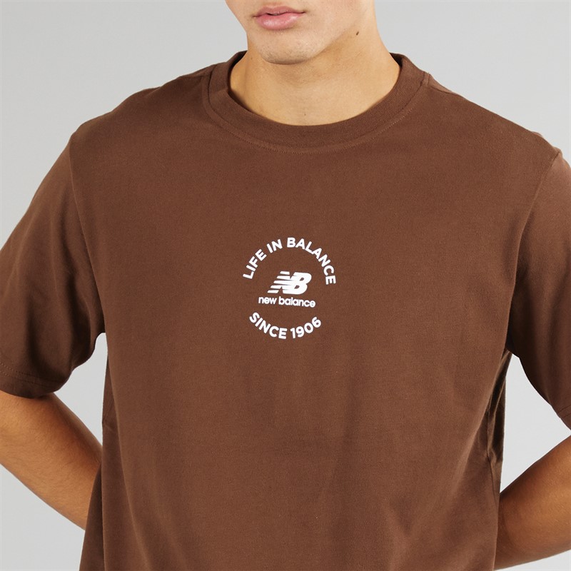 New Balance Herren Life In Balance Oversized T Shirt Kiefernzapfen