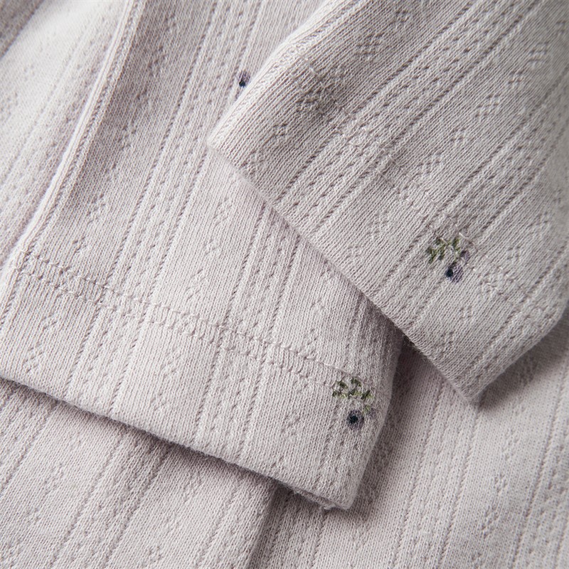 Name It Spodenki z nadrukiem jagód dla dziewczynki kolor Lilac Marble