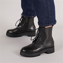 Onfire Womens Chunky Leather Lace Up Boots Black