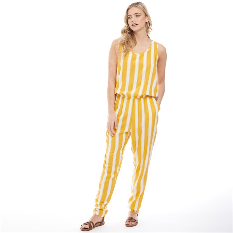 yellow jumpsuit dancer