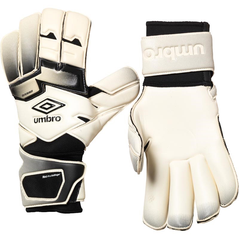 umbro football gloves