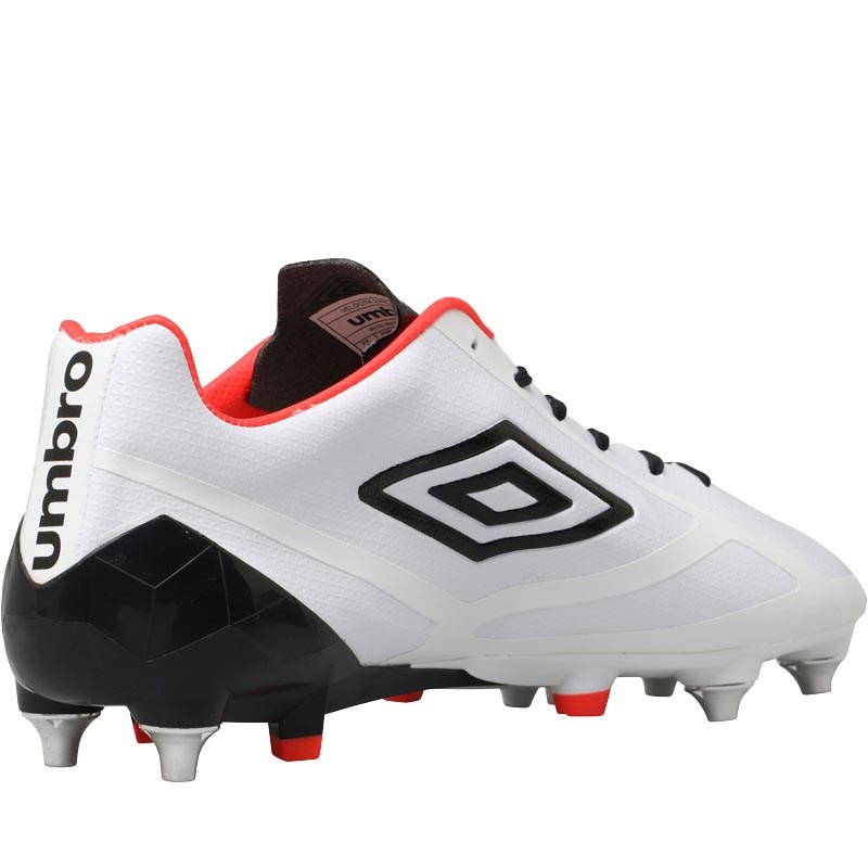 umbro football boots laceless