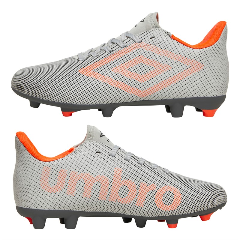 Umbro Chaussures de football Homme Velocita Matrix 1.0 FG Terrain ferme Nimbus Cloud/Fiery Coral/Carbone