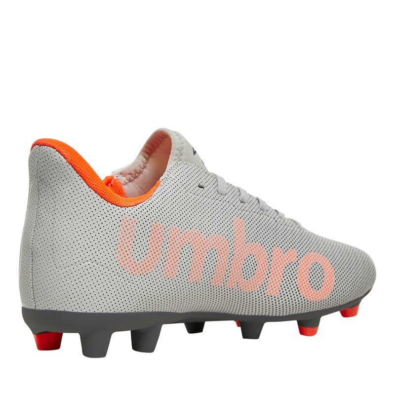 Umbro Chaussures de football Homme Velocita Matrix 1.0 FG Terrain ferme Nimbus Cloud/Fiery Coral/Carbone