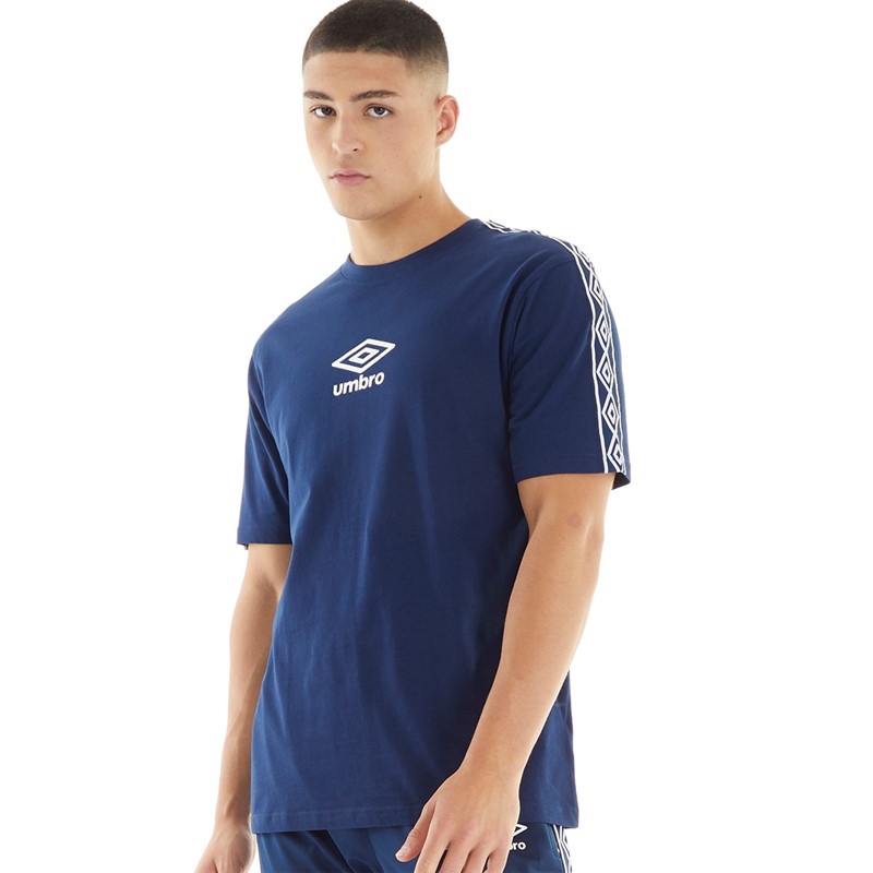 Umbro T-shirt Homme Style Actif Petit Logo Bandé Bleu Marine/Blanc