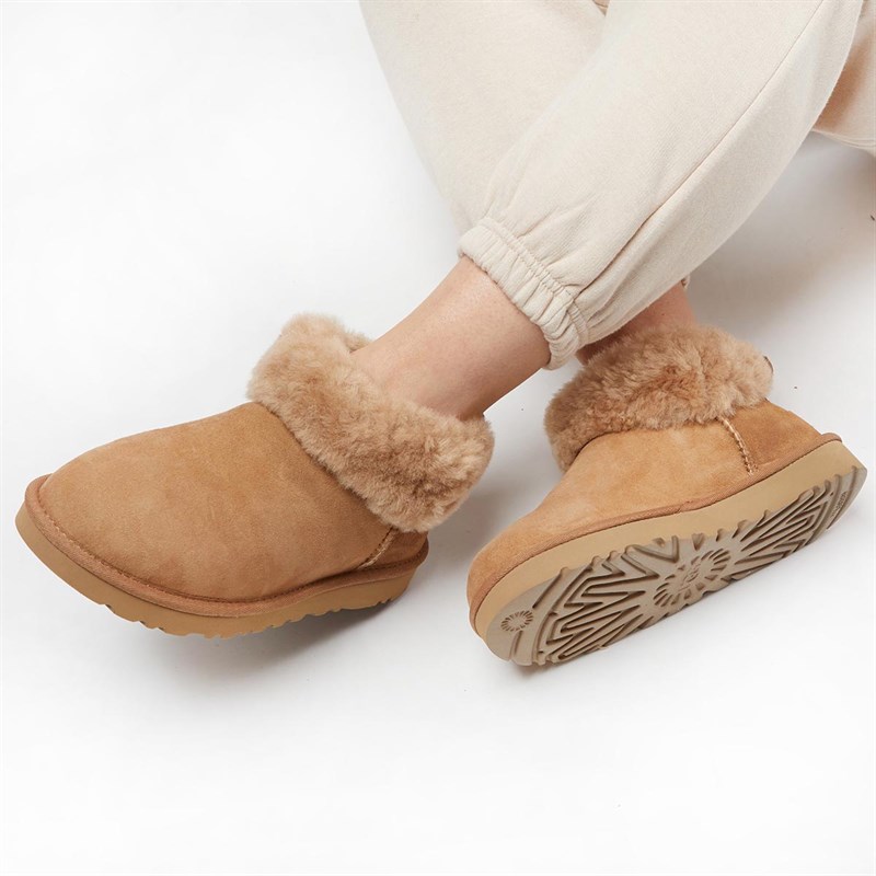 Ugg mini 2025 fluff boots