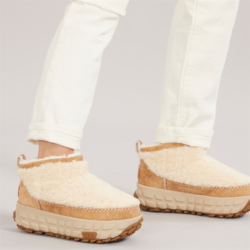 UGG Womens Venture Daze Ultra Mini Cozy Boots Natural - Size 9