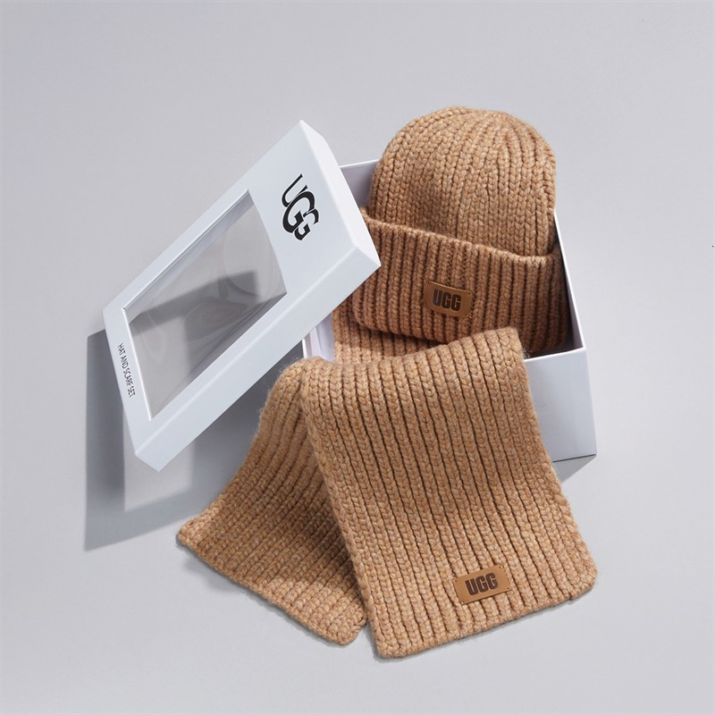 UGG® Kids Knit Set Camel