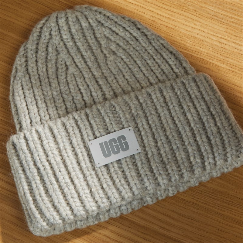 UGG® Kids Chunky Rib Beanie Light Grey