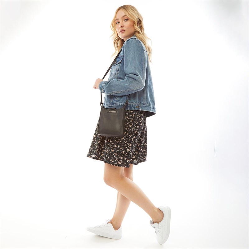 PAUL COSTELLOE Damskie Shimisha Shoulder Torebki Czarny